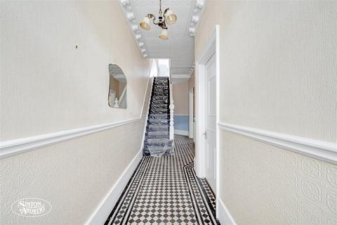4 bedroom semi-detached house for sale, Coldershaw Road, Northfields