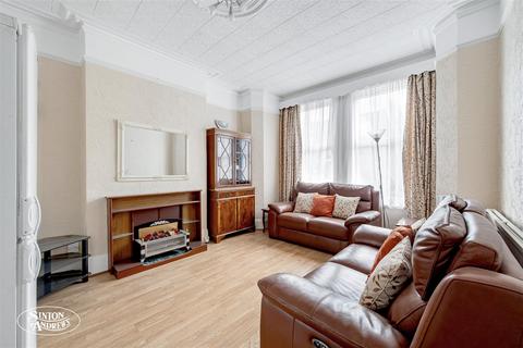 4 bedroom semi-detached house for sale, Coldershaw Road, Northfields