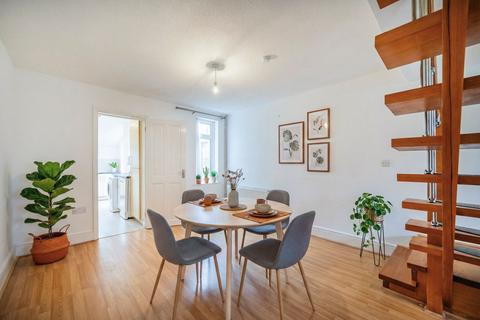 2 bedroom terraced house for sale, Wescott Road, Wokingham, RG40