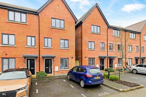 4 bedroom end of terrace house for sale, Blunden Drive, Folkestone, CT20