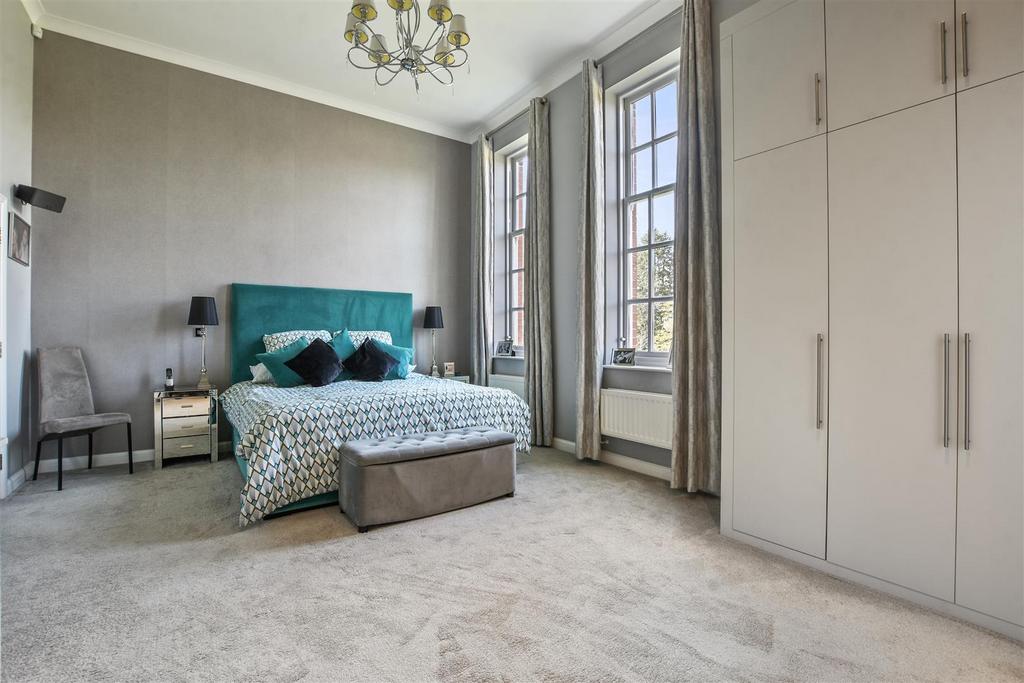6 Rush Leys Court - Bedroom.JPG