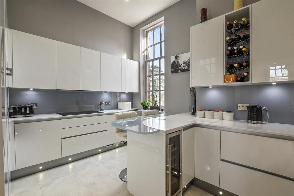 6 Rush Leys Court - Kitchen.JPG