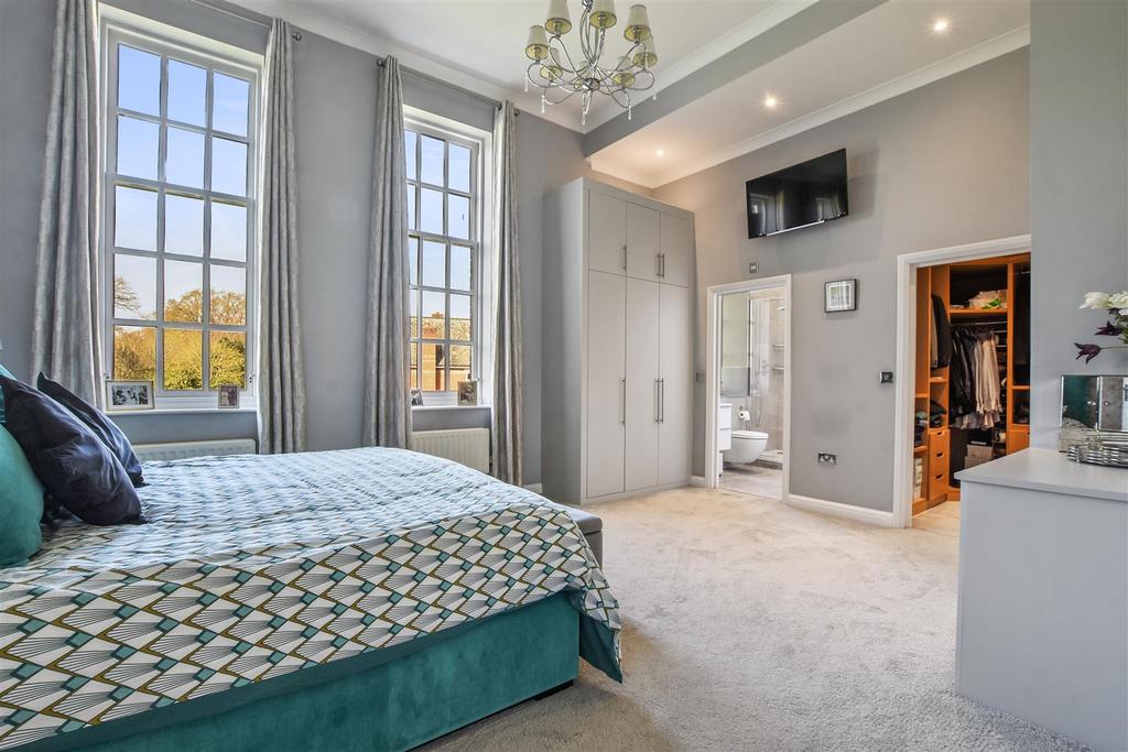 6 Rush Leys Court - Bedroom.JPG