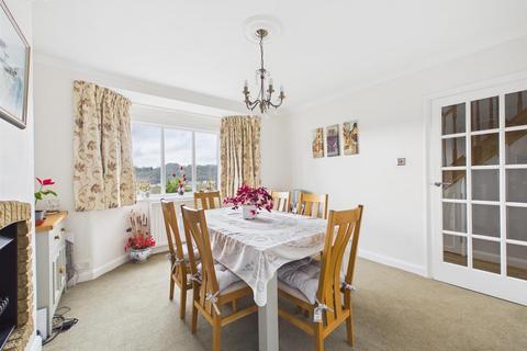 4 bedroom semi-detached house for sale, Famet Avenue, Purley CR8