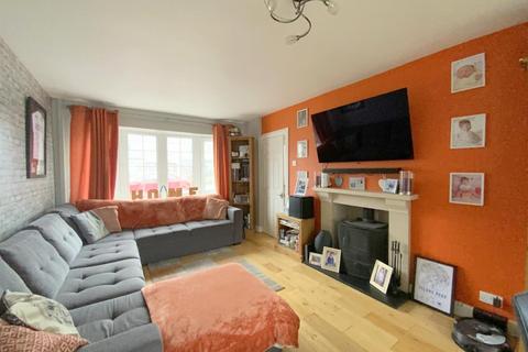 undefined, Rutland Drive, New Waltham