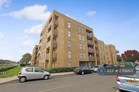 1 bedroom in a flat share to rent, Rectory Park Avenue, Northolt, UB5