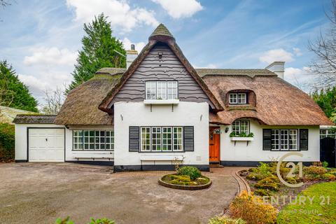 3 bedroom detached house for sale - Hale Road, Hale Village, L24