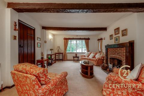 3 bedroom detached house for sale, Hale Road, Hale Village, L24