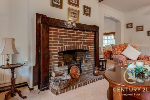 3 bedroom detached house for sale, Hale Road, Hale Village, L24