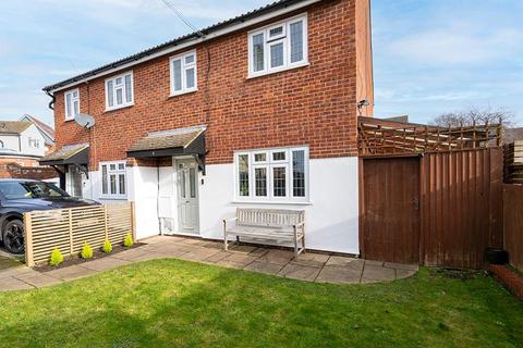 3 bedroom semi-detached house for sale, Connaught Way, Billericay CM12