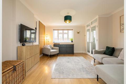 3 bedroom semi-detached house for sale, Connaught Way, Billericay CM12