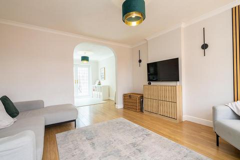 3 bedroom semi-detached house for sale, Connaught Way, Billericay CM12