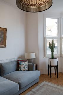 4 bedroom semi-detached house for sale, Woodlands Avenue, London E11