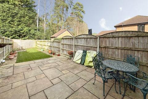 2 bedroom terraced house for sale, Wentworth Close, Berkshire RG45