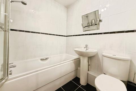 2 bedroom terraced house for sale, Wentworth Close, Berkshire RG45