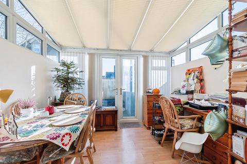 3 bedroom end of terrace house for sale, Stone Close, Corsham