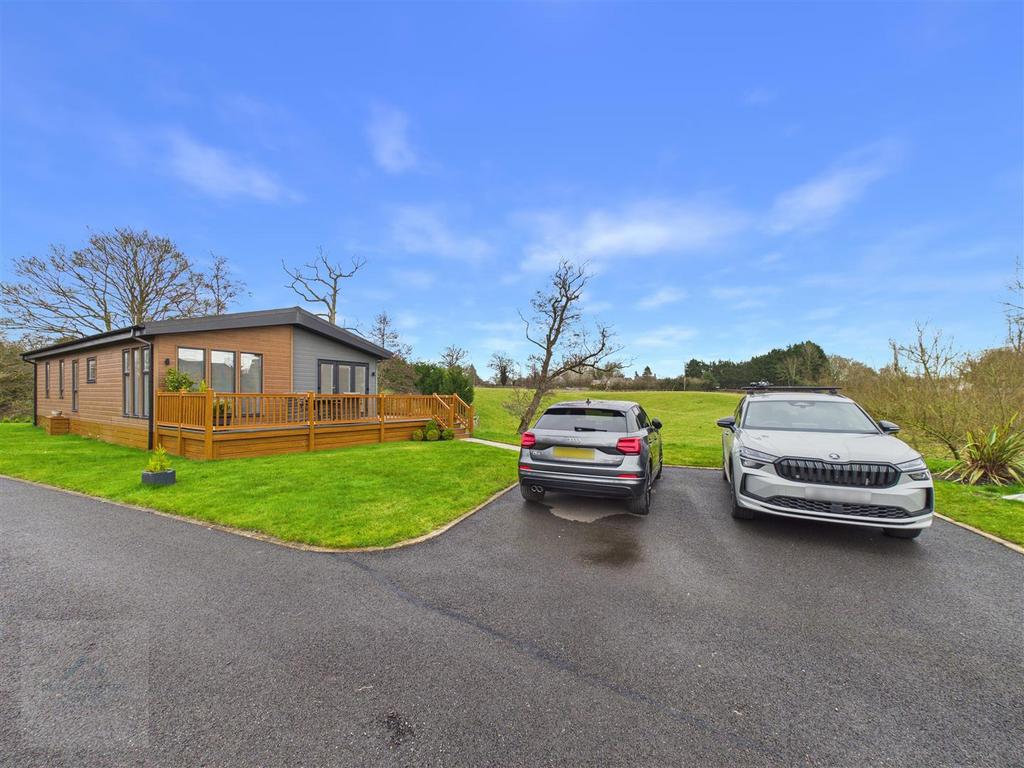 Lodge &amp; Parking
