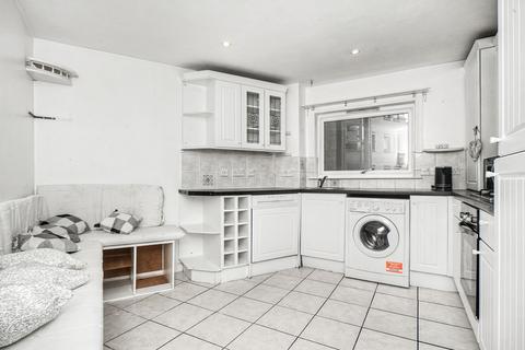 3 bedroom duplex for sale, 15/1 Rennie's Isle, Edinburgh, EH6 6QB