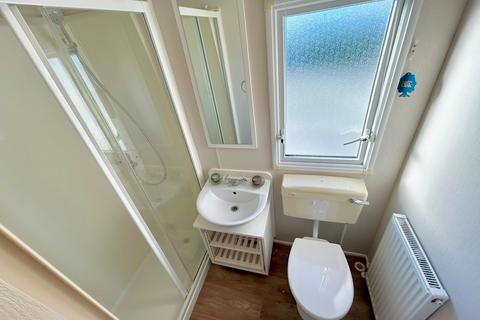 3 bedroom static caravan for sale, Beach Road, St. Osyth CO16