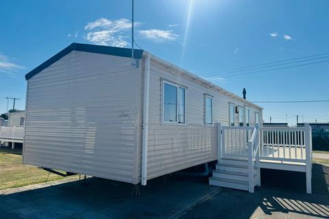 4 bedroom static caravan for sale, Beach Road, St. Osyth CO16
