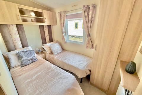 3 bedroom static caravan for sale, Beach Road, St. Osyth CO16