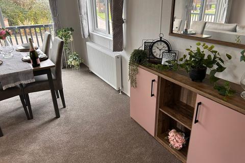 3 bedroom holiday lodge for sale, Seaview Avenue, West Mersea CO5