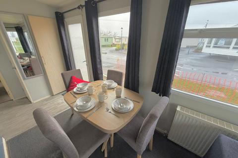 3 bedroom static caravan for sale, Beach Road, St. Osyth CO16