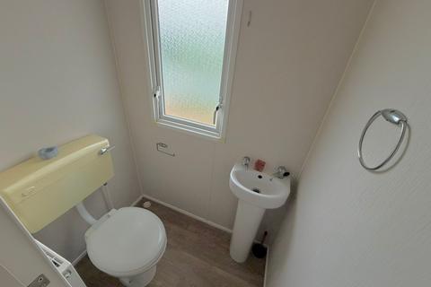 3 bedroom static caravan for sale, Beach Road, St. Osyth CO16