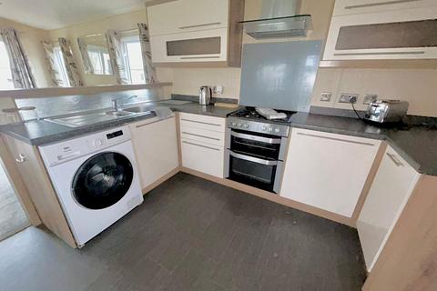 3 bedroom static caravan for sale, Beach Road, St. Osyth CO16