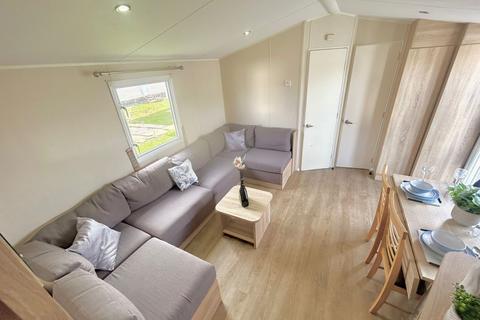 4 bedroom static caravan for sale, Beach Road, St. Osyth CO16