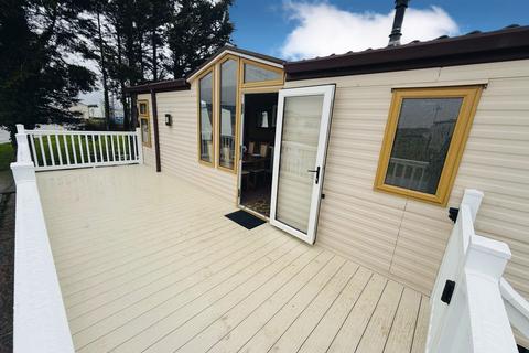 3 bedroom static caravan for sale, Beach Road, St. Osyth CO16