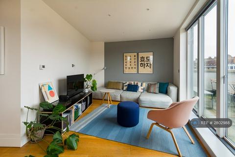 1 bedroom penthouse to rent, Goldsmith Road, London, SE15
