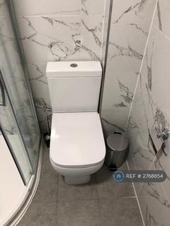 2 bedroom flat to rent, Station Road, Ashford, TW15