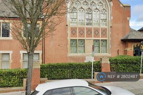 2 bedroom flat to rent, Alexandra Park Road, London, N22