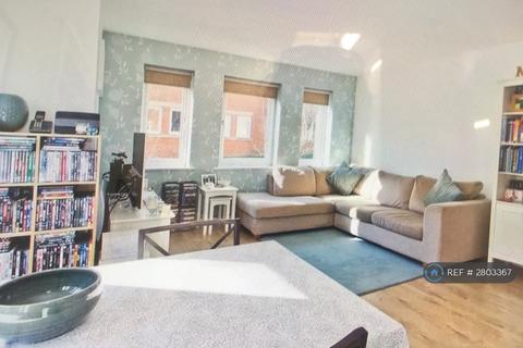 2 bedroom flat to rent, Queripel Close, Tunbridge Wells, TN2