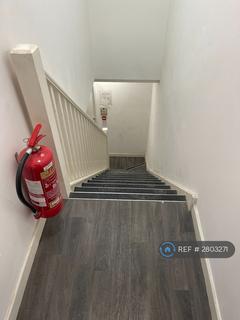 Studio to rent, Holywell House, London, E11