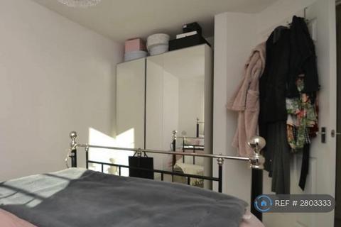 2 bedroom flat to rent, Greenwood Gardens, Nottingham, NG8