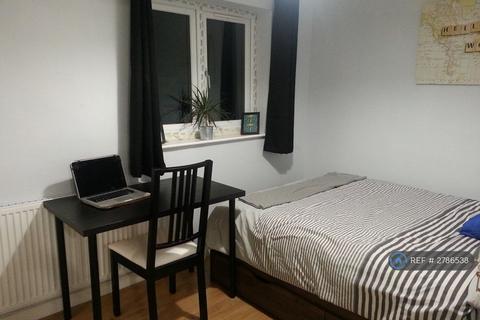 undefined, Staplehurst, Bracknell, RG12