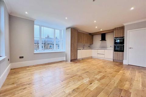 2 bedroom apartment to rent, Castlebar Road, Ealing