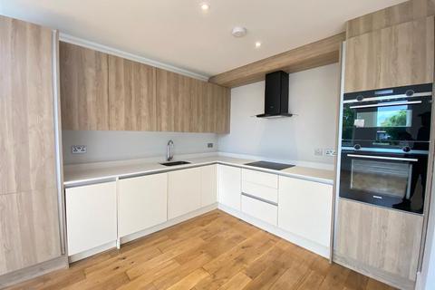 2 bedroom apartment to rent, Castlebar Road, Ealing