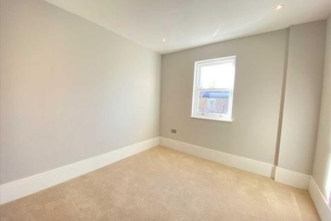 2 bedroom apartment to rent, Castlebar Road, Ealing