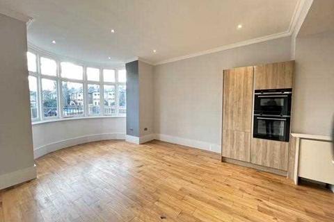2 bedroom apartment to rent, Castlebar Road, Ealing, Ealing