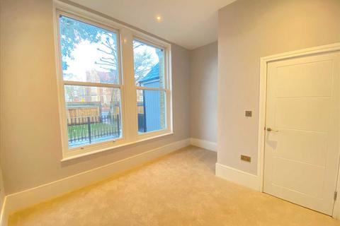 2 bedroom apartment to rent, Castlebar Road, Ealing, Ealing