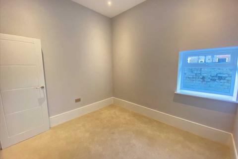 2 bedroom apartment to rent, Castlebar Road, Ealing, Ealing