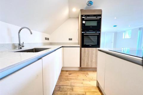 3 bedroom apartment to rent, Castlebar Road, Ealing, Ealing