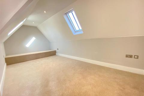3 bedroom apartment to rent, Castlebar Road, Ealing, Ealing