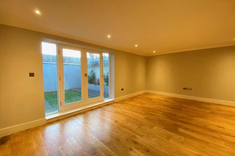 2 bedroom apartment to rent, Castlebar Road, Ealing, Ealing