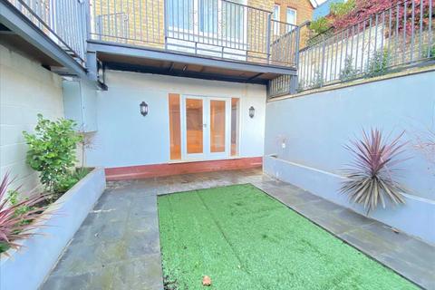 2 bedroom apartment to rent, Castlebar Road, Ealing, Ealing