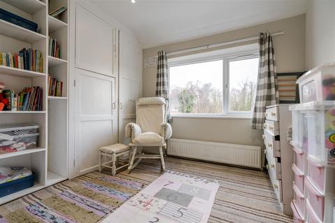 3 bedroom semi-detached house for sale, June Avenue, Leigh