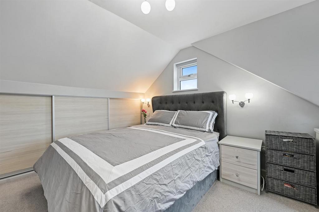 Master Bedroom (2).jpg
